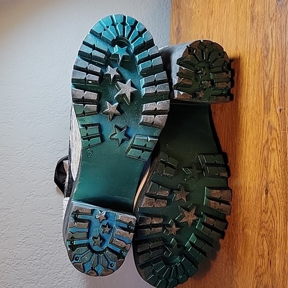 2 pairs of wmns boots - Picture 5 of 11